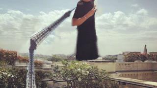Afrojack vittima di Photoshop: la Tour Eiffel indica Afrojack