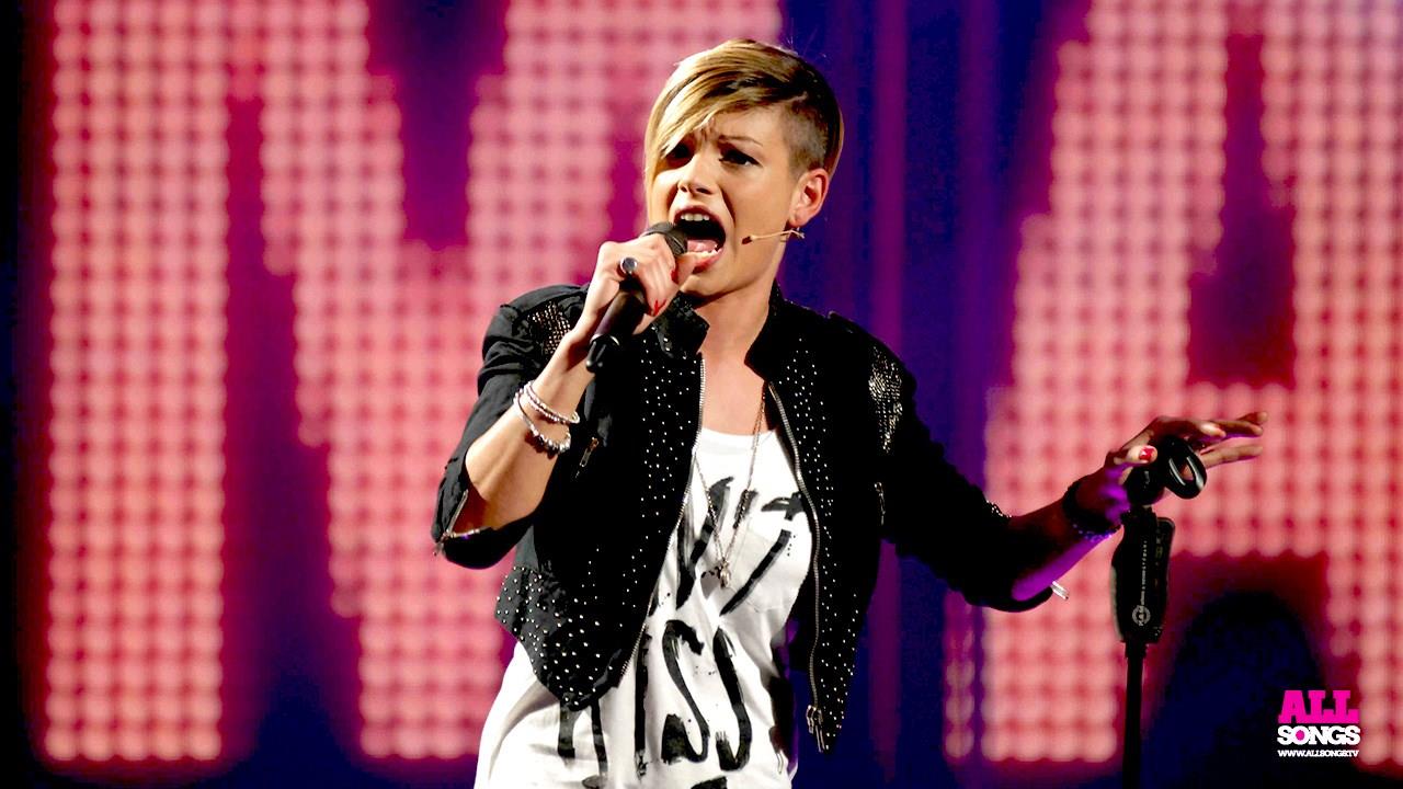 Emma Marrone sul palco di Amici 2013