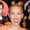Miley Cyrus tra Liam Hemsworth e Patrick Schwarzenegger