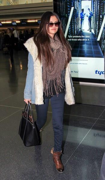 Selena Gomez Lookbook - 35