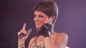 Alessandra Amoroso sviene sul palco, saltano due date del tour