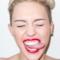 Miley Cyrus con la lingua di fuori