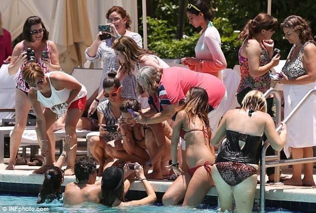 Harry e Niall in piscina a Miami - 10