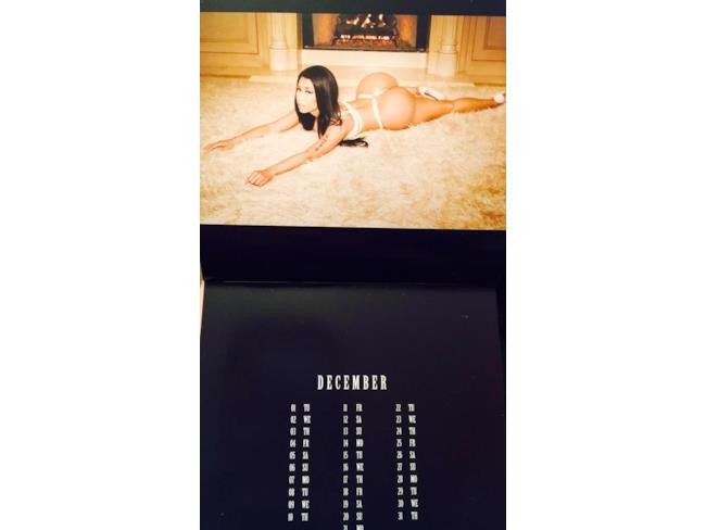 La foto di dicembre del calendario 2015 di Nicki Minaj