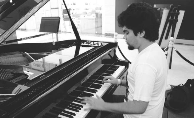 Il pianista EDM Hasit Nanda