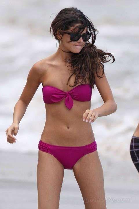 Selena Gomez in Bikini le 30 foto migliori - 6