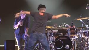 Harlem Shake: Eros Ramazzotti balla il tormentone 2013! [VIDEO]