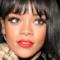 Rihanna in nude look provoca alla sfilata di Balmain a Parigi