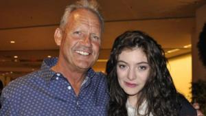 George Brett abbraccia Lorde