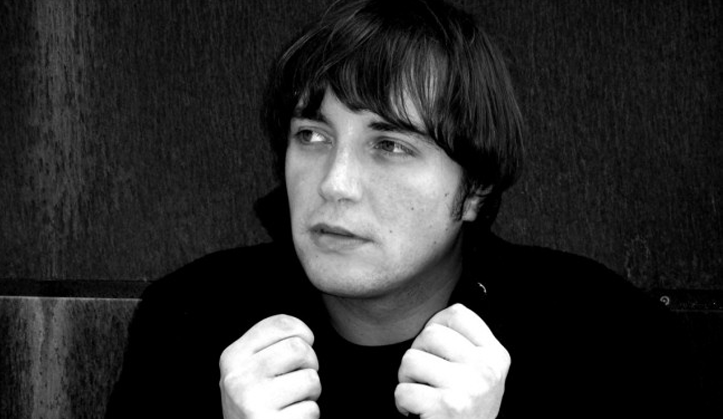 Primo piano del cantautore The Niro