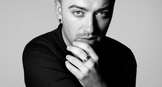 Sam Smith sulla copertina di Writing&#39;s On The Wall