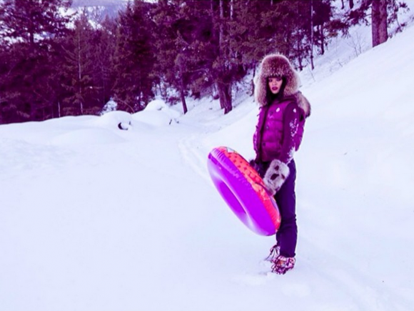 Rihanna sulle piste da sci di Aspen per il suo compleanno