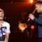 Liam Payne e Louis Tomlinson cantano insieme sul palco