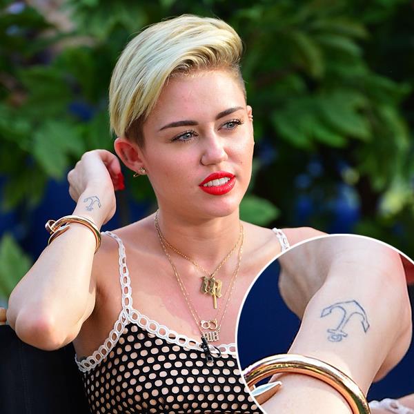 Tatuaggio ancora di Miley Cyrus