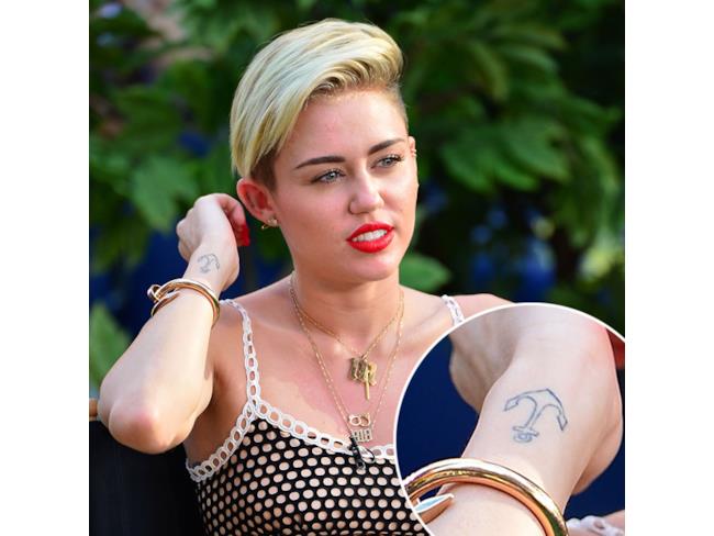 Tatuaggio ancora di Miley Cyrus