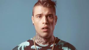 Primo piano di Fedez 