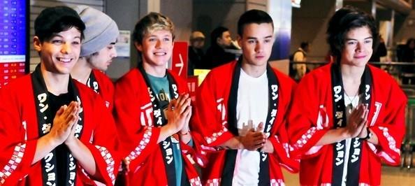 One Direction twitter pics - 61