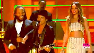 Rihanna, Sting e Bruno Mars live ai Grammy Awards