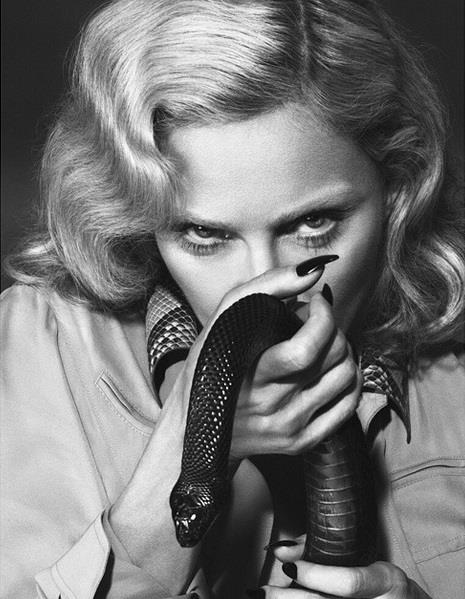 Madonna con un serpente