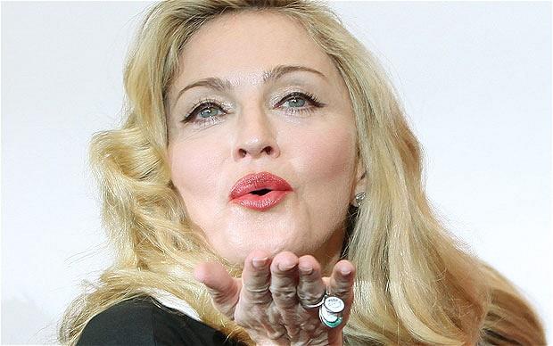 Madonna manda un bacio