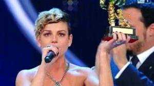 Emma vince il Festival di Sanremo 2012. Come era previsto, a furor di popolo