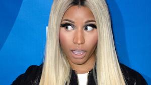 Nicky Minaj con espressione sorpresa