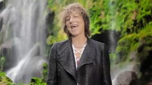 Gianna Nannini nel video ufficiale di Tears