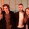 Harry Styles e Liam Payne con le vincitrici del concorso Trekstock