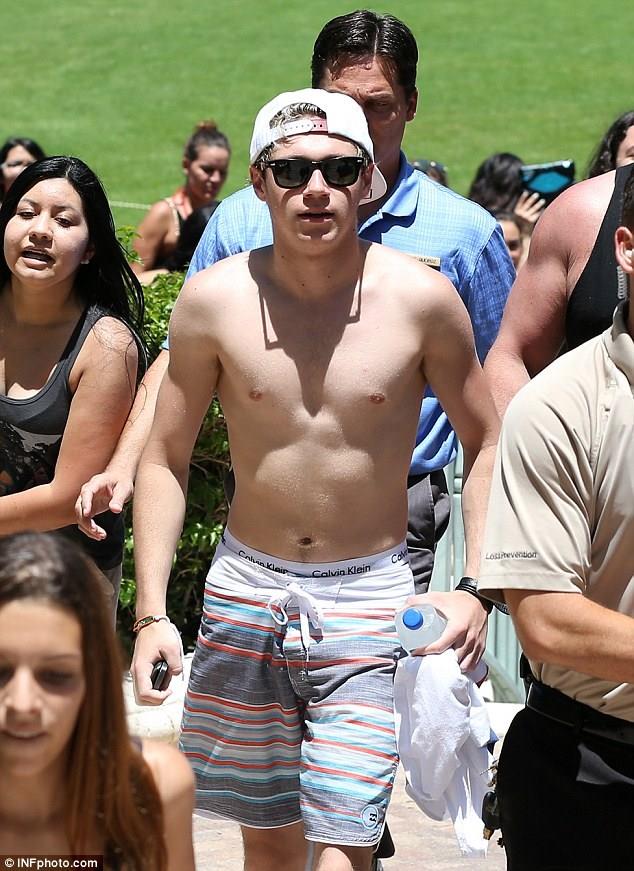 Harry e Niall in piscina a Miami - 15