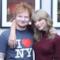 Ed Sheeran abbracciato a Taylor Swift