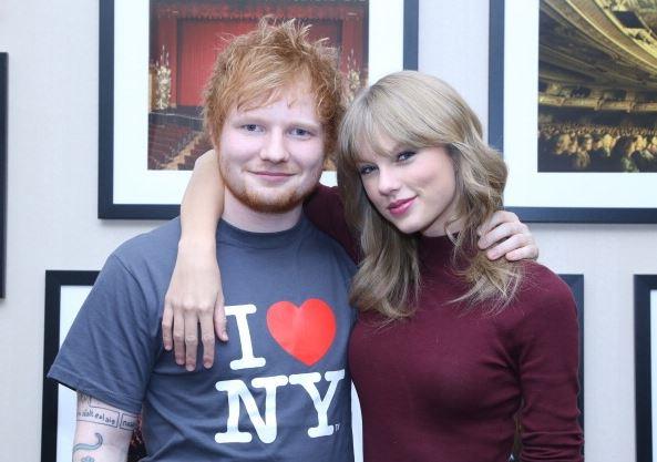 Ed Sheeran abbracciato a Taylor Swift