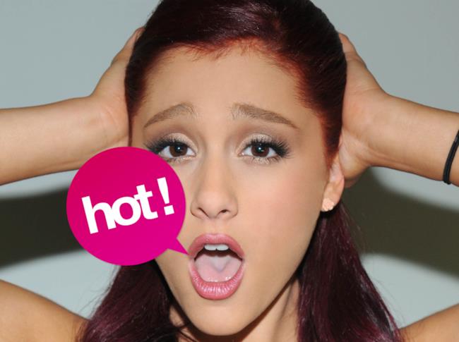 Ariana Grande nuda: foto HOT rubate dal suo cellulare Ariana Grande bocca aperta e mani sulla testa