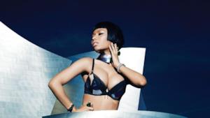 Nicki Minaj in reggiseno per la copertina di Complex dicembre 2014