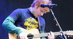 Ed Sheeran sul palco con la chitarra