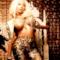 Nicki Minaj a seno nudo nel video dell'amico French Montana