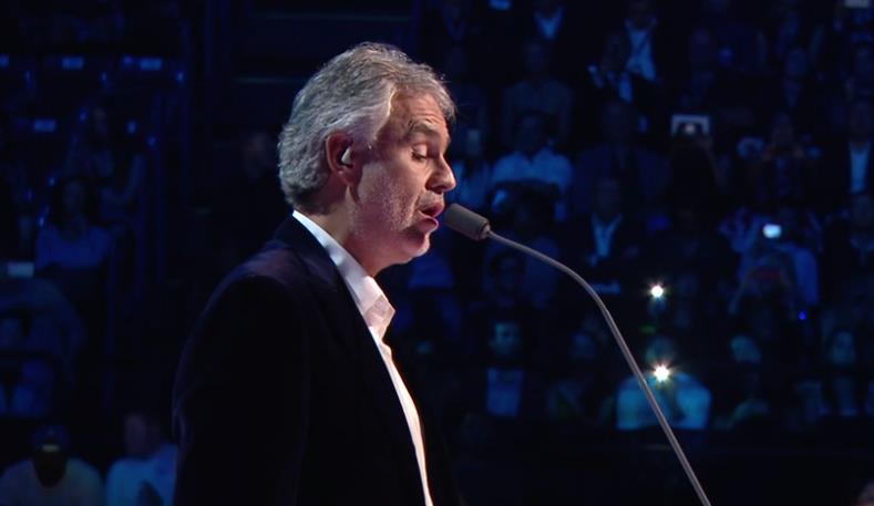 Andrea Bocelli live agli MTV EMA 2015