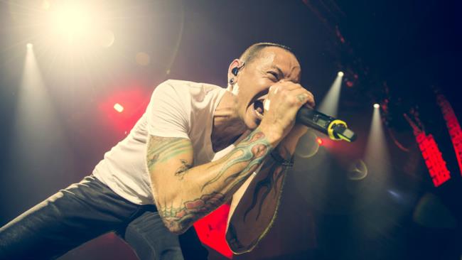 Chester Bennington dei Linkin Park dal vivo