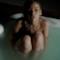 Rihanna: nuda nella vasca da bagno per il video ufficiale di Stay