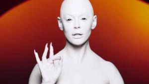 Rose McGowan nel video di RM486