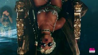 Rihanna - Pour It Up i momenti hot del video - 11