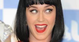 Katy Perry con espressione sorpresa