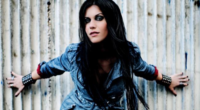 Delirium è il titolo del nuovo disco dei Lacuna Coil Cristina Scabbia