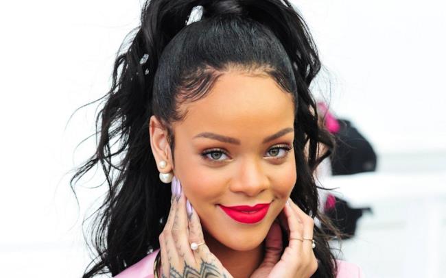 Rihanna per Dior
