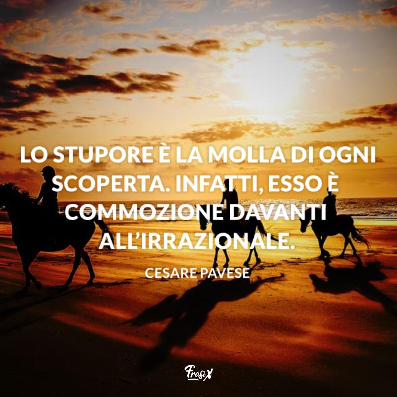 Frasi sullo stupore pavese Persone passeggiano a cavallo al mare