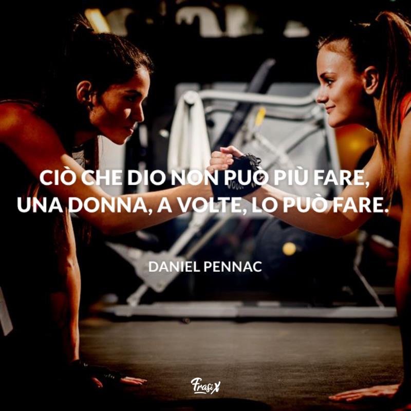 Frasi belle sulle donne pennac Ragazze si danno la mano mentre fanno fitness