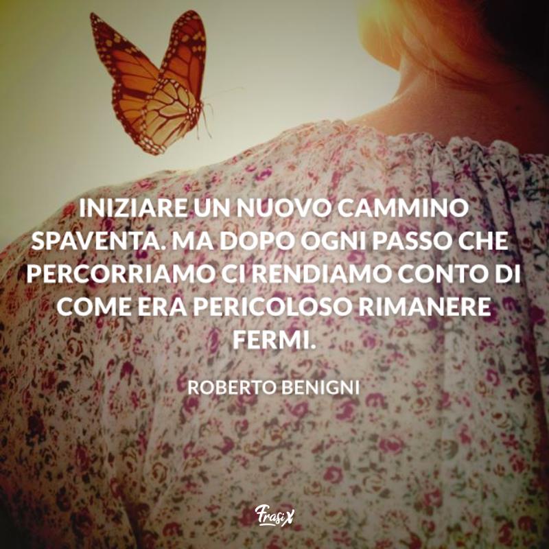 Frasi sulla vita nuova benigni Ragazza di spalle con una farfalla vicino