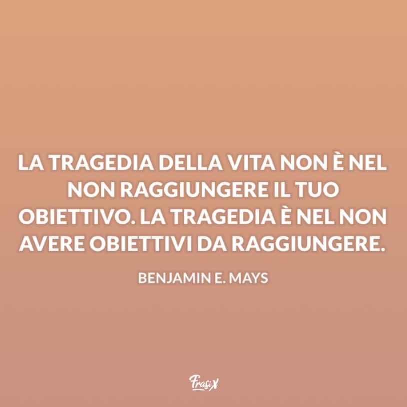 Frasi raggiungere un obiettivo mays Sfondo arancione