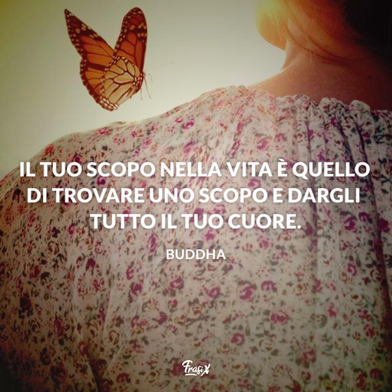 Frasi zen scopo nella vita Ragazza di spalle con una farfalla