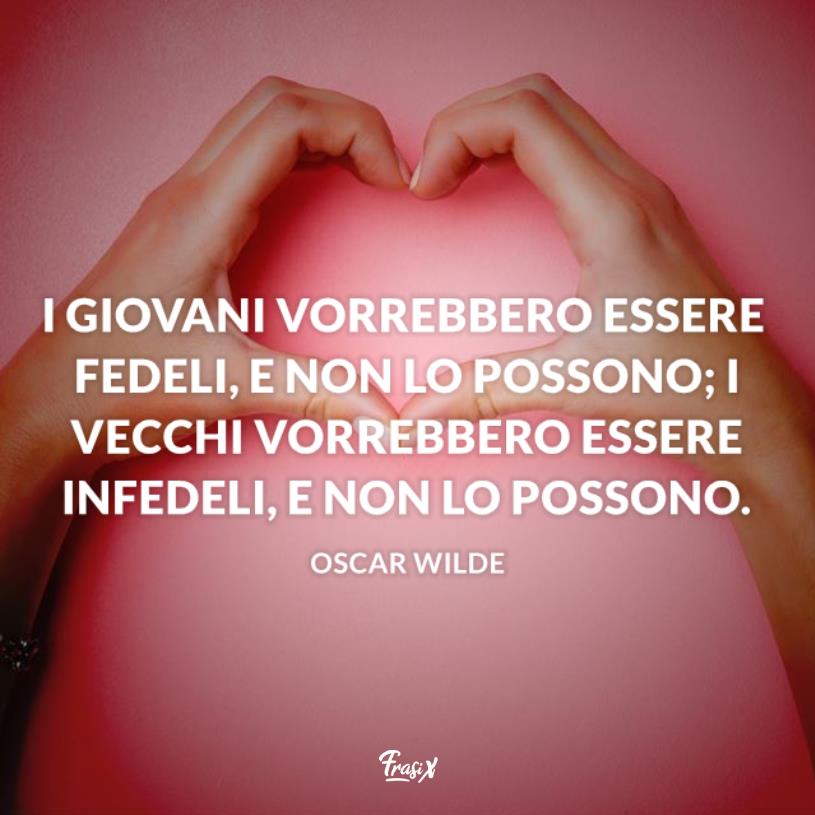 Frasi tradimento Wilde Mani formano un cuore