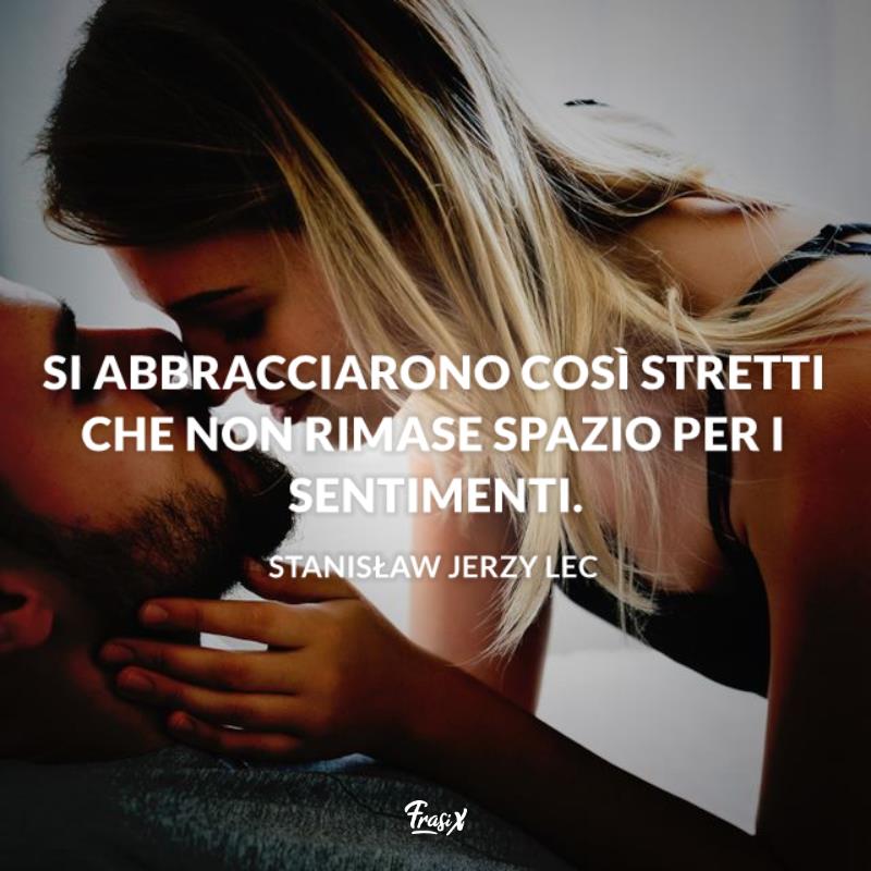 Frasi sugli abbracci lec Ragazza in procinto di baciare il suo uomo